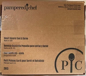 New Pampered Chef Small Square COOL & SERVE 2613 Keeps Food Cold With Lid 9 x 9 - Picture 1 of 3