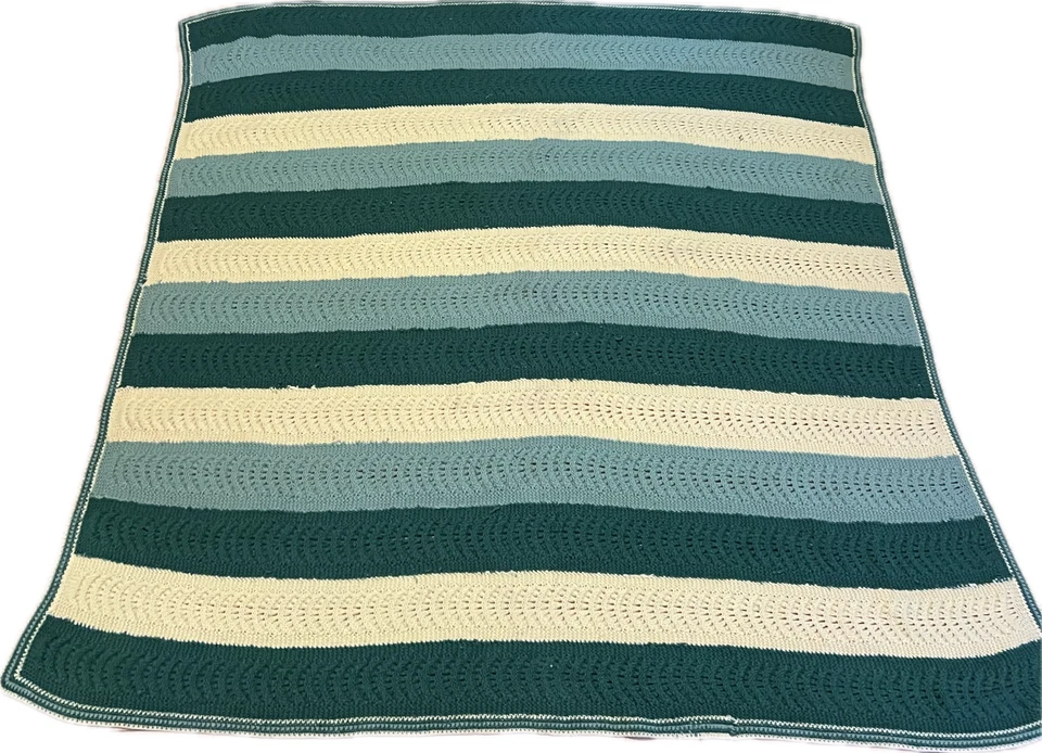 Manta de abuela vintage hecha a mano verde y amarillo de ganchillo afgana 64 pulgadas x 60 pulgadas Foto 1 de 3