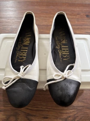 Sapatilhas de balé Sam & Libby couro dois tons tamanho 7,5M preto branco biqueira borboleta - Imagem 1 de 4