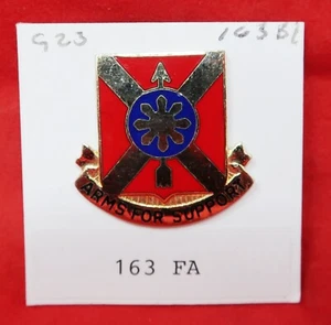 Pin de escudo insignia DUI del 163º Regimiento de Artillería de Campo de EE. UU., (brazos para apoyo) - Imagen 1 de 2