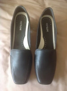 BRAND NEW PAIR OF BLACK FOOTGLOVE COURT SHOES FROM MARKS and SPENCER (Size 4) - Picture 1 of 9