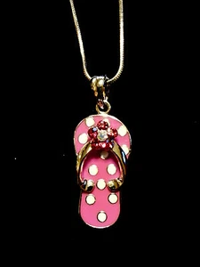 Collar colgante chancla a lunares blancos fucsia cadena serpiente plata playa - Imagen 1 de 2