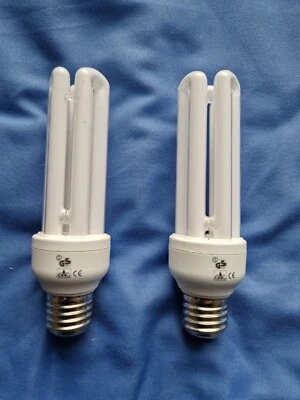 20W_EDISON SCREW_E27_2-OFF_CFL COMPACT FLUORESCENT STICK LIGHT BULB_ONE POSTAGEb - Image 1 of 3