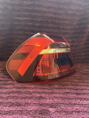 VOLKSWAGEN PASSAT  16-19 REAR LEFT DRIVER TAILLIGHT BRAKE LIGHT LAMP - Image 1 of 4