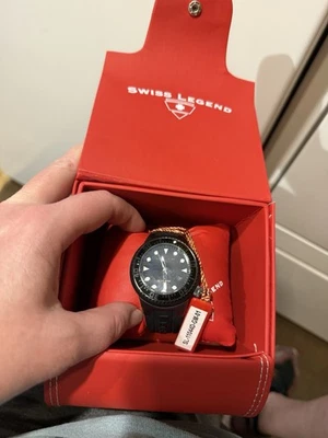 Swiss Legend女式Neptune黑色表盘硅胶手表11044D-GM-01全新 — 第 1/4 张图片