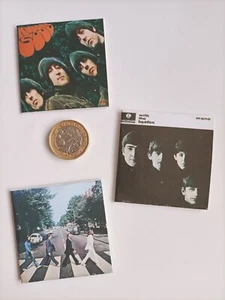 3 X Album dei Beatles Mini LP con vinile discografico, custodia e copertina taglia 1:6 - Foto 1 di 10