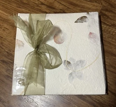 Pressed Leaves In Paper Photo Album 4 x 6 - 50 Pages with Negative Pocket. - Image 1 of 4