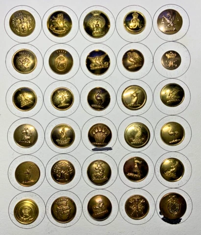 30 MIXED LOT ANTIQUE BRITISH LIVERY GILT COAT BUTTONS 20-27.7mm 1800-1930 Cover