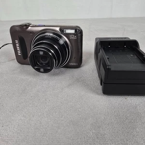 Fujifilm Finepix T T200 14MP Digitalkamera 10x Zoom mit Ladegerät getestet - Bild 1 von 10