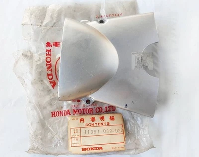 Подлинный Honda C50M C65M C70M задний картер звездочка крышка LH новый из старых запасов - Изображение 1 из 4