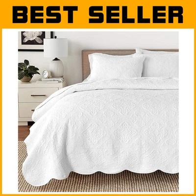 100% Cotton Victorian Medallion Reversible Quilt Set - Oversized King 3 Piece - Image 1 of 4