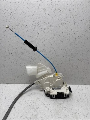 08-14 Actuador de cierre de cerradura de puerta delantera izquierda Mercedes W204 C300 C63 AMG E350 FABRICANTE DE EQUIPOS ORIGINALES Foto 1 de 4