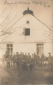 Foto-AK 1.WK Soldaten an Deutscher Schule in Ost Galizien 1917 - Picture 1 of 2