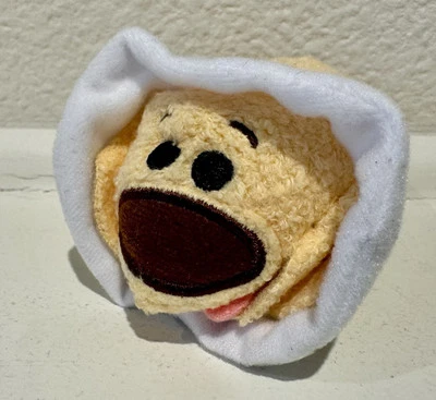 Peluche Disney Parks UP Dug Doug Cono of Shame Best of Pixar Tsum Tsum Mini 3,5" Foto 1 de 4