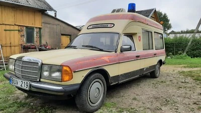 Mercedes Benz w123 krankenwagen Binz oldtimer - Bild 1 von 4