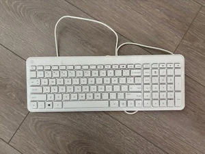 HP White Slim Nice Touching Wire Keyboard - Picture 1 of 1