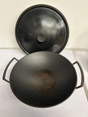 Le Creuset Cast Iron Wok With Lid Matt Black 36cm - Image 1 of 4