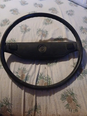 1973 78 丰田皮卡 Hilux 2WD 方向盘带喇叭垫 RN20 RN25 RN28 原始设备制造商 — 第 1/4 张图片