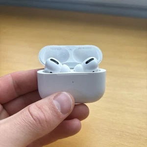 Original Apple Airpods Pro 1st Generation with Wireless Charging Case - A2190 - Zdjęcie 1 z 3