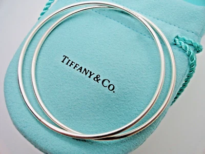 Brazalete redondo de alambre fino de plata de ley Tiffany & Co. Foto 1 de 4