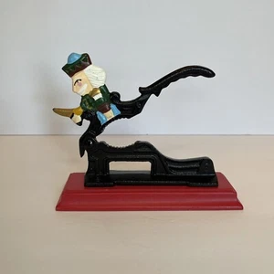 Vintage Cast Iron Nut Cracker On Wood Base Christmas Nutcracker Soldier Neat Red - Picture 1 of 8