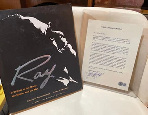 2004 'Ray' Moviebook with Director Taylor Hackford Auto Letter - Beckett Coa! - Picture 1 of 11