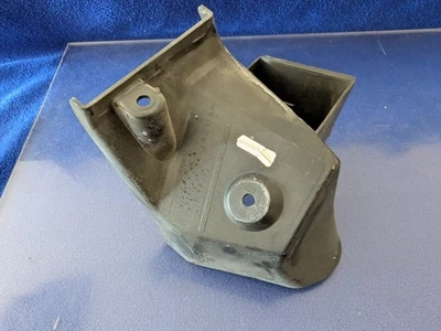 Defletor de para-choque dianteiro direito 10-2015 Jaguar XK XKR X150 8W83-8111-AA FABRICANTE DE EQUIPAMENTO ORIGINAL - Imagem 1 de 4