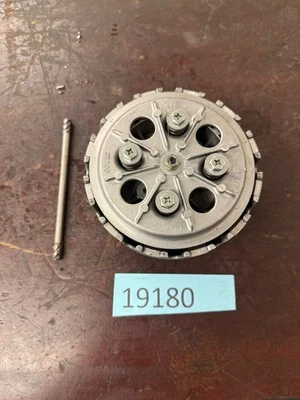 Yamaha TT250 1980 CESTA DE EMBRAGUE BUJE INTERIOR JEFE PLACA DE PRESIÓN DISCOS CONJUNTO Foto 1 de 4