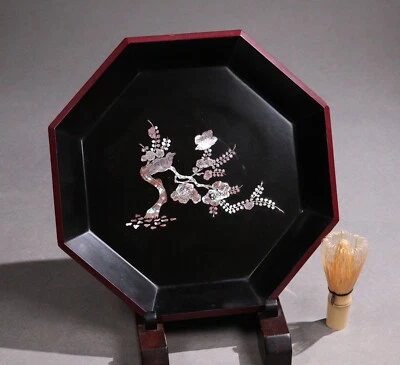 Antigua placa de madera con forma de octágono de laca japonesa concha blanca Raden Foto 1 de 4