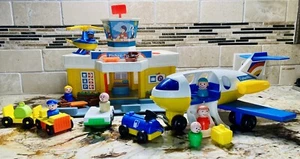 Vintage COMPLETE 1980 Fisher Price Little People Jetport #933 Airport Jet Port - Picture 1 of 16