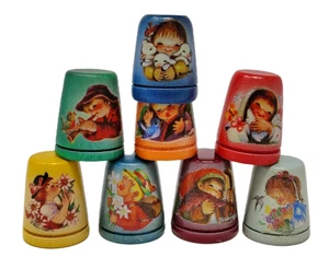 Set 8 ditali in legno ANRI vintage 1980-1987 dipinti a mano casetta ragazzo ragazza firmati Italia - Foto 1 di 8