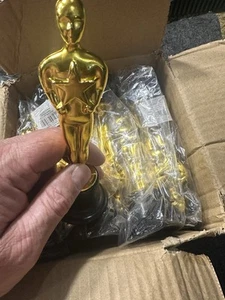 Lot of 22 Trophies- Black Bases with Gold People Holding Stars- 6" Tall- NEW - Bild 1 von 3