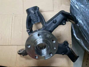 Neu Original Audi A1 Sportback TFSi vorne links/n/s Radnabe 2018 auf 2Q05AC - Bild 1 von 3