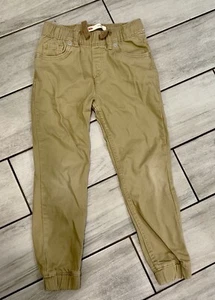 Boys’ Levi's Khaki Jogger Pants, Size 7, Comfortable & Stylish - Picture 1 of 6