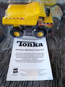 2003 Hasbro Tonka Mini Mighty Replica Dump Truck 1:64 Scale Maisto - Picture 1 of 4