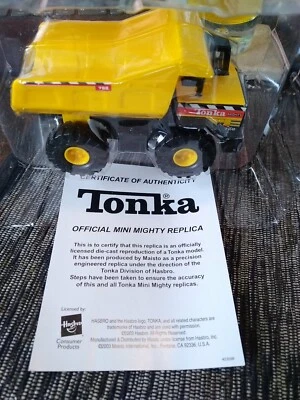 Camión de volteo Hasbro Tonka Mini Mighty 2003 réplica escala 1:64 Maisto Foto 1 de 4