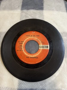 The Chantels, Look In My Eyes / Glad To Be Back, 7" 45rpm, Carlton Records 555 - Picture 1 of 2