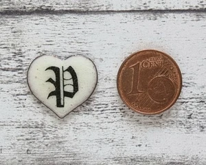 Vintage Emaille 1970er Herz weiß P Buchstabe Geschenk Name Retro Taufe Kind süß - Picture 1 of 3