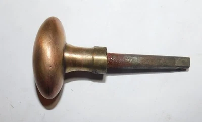 ANCIENNE POIGNÉE DE PORTE EN LAITON CARRÉ 6/8 . XIXe/XXe LOQUET CLENCHE PORTE 21 - Photo 1/4