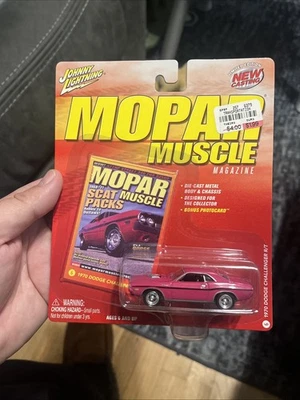 1970 DODGE CHALLENGER R/T      2004 JOHNNY LIGHTNING MOPAR MUSCLE MAGAZINE  1:64 - Image 1 of 4