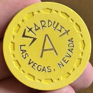 Stardust Casino Las Vegas Nevada Roulette A Yellow SmCrown Chip - Picture 1 of 3