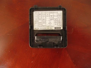 2015-2019 KIA SORENTO INTERIOR FUSE BOX COVER OEM 91941-C6622 DARK GRAY - Picture 1 of 2