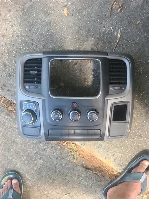 13-16 Dodge Ram 1500-3500 центральная панель радио ободок нагреватель кондиционер б/у OEM - Изображение 1 из 4