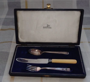 Walker & Hall Silver Christening Set in Original Presentation Box - Picture 1 of 9