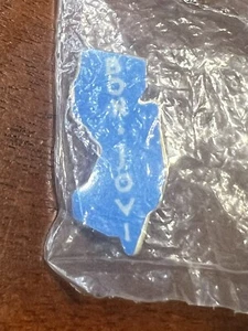 Bon Jovi New Jersey RARE promo Button lapel Pin 1988 (SEALED) Vintage - Picture 1 of 12
