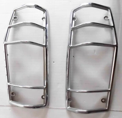 1971-1977 DODGE COLT STATION WAGON PAR DE MOLDURAS DE LANTERNA TRASEIRA USADAS. APARADO. KOITO. - Imagem 1 de 4