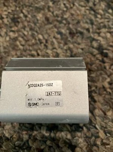 Cilindro aria guidato compatto SMC NCDQ2A25-15DZ - Foto 1 di 3