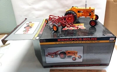 Tractor de gasolina SpecCast 1/16 Minneapolis Moline U con arado inferior MM 3 - SCT 298 Foto 1 de 4