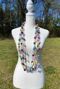 Elegante Collar de Cuentas de Seda, Cadena de Colores Mezclados para Mujer Hecho a Mano en Vietnam - Imagen 1 de 7