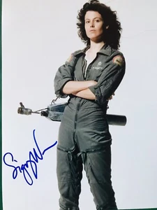 Sigourney Weaver signed 8x10 photo In Person. Exact Proof - Alien Aliens Avatar - Picture 1 of 2